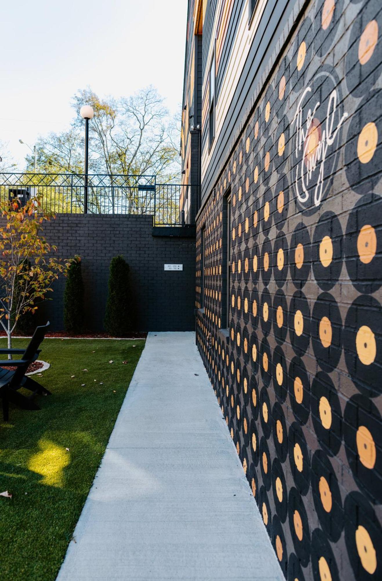 The Vinyl At Music Row - 1 Bedroom Apartment