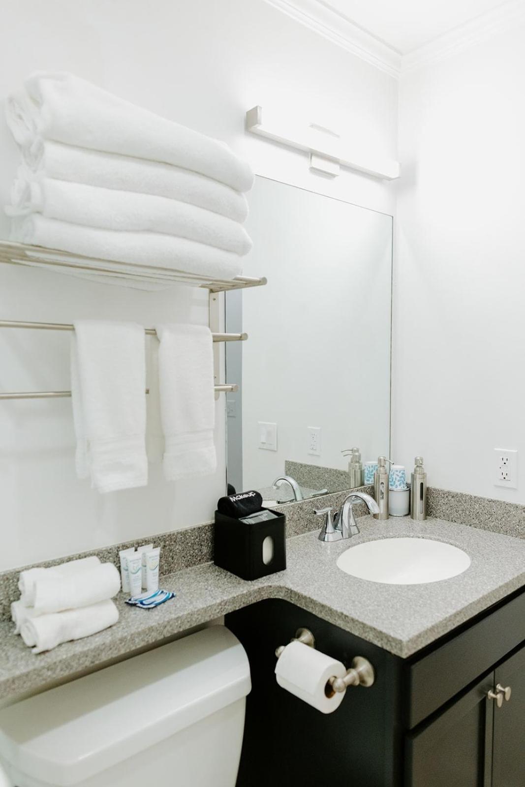 The Vinyl At Music Row - 1 Bedroom *